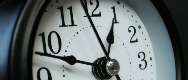 Picture of an analog clock